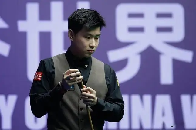 受地铁报采, div